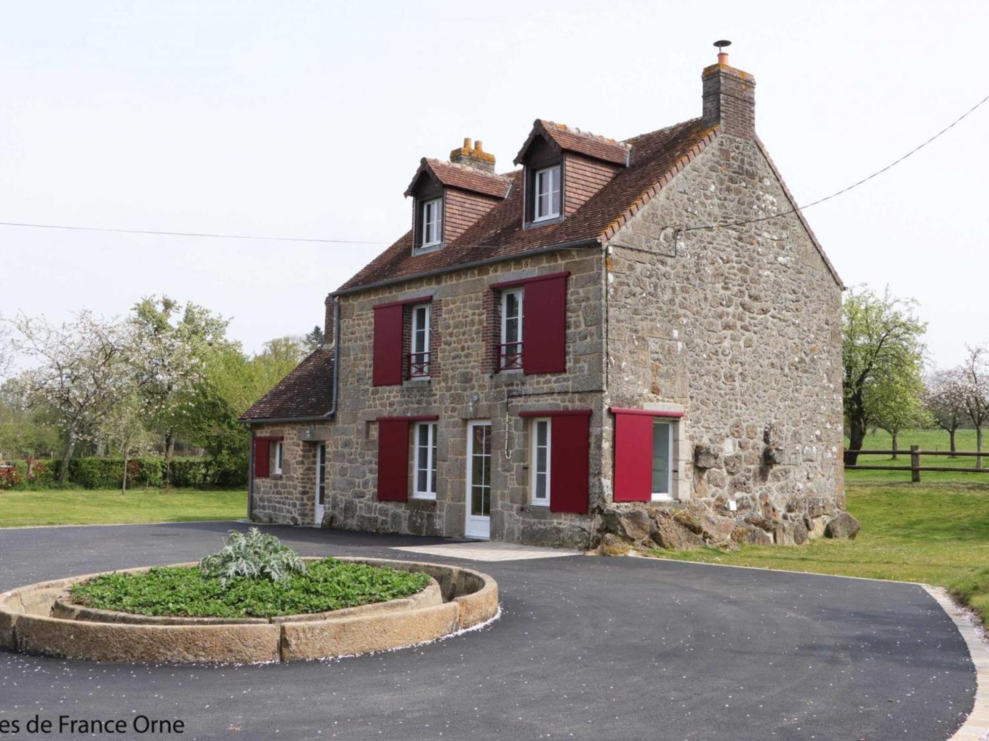 Maison Normande Renovee Avec Grand Jardin, Ideale Pour Famille, Proche Lac Et Randonnees - Fr-1-497-143 Menil-Gondouin エクステリア 写真